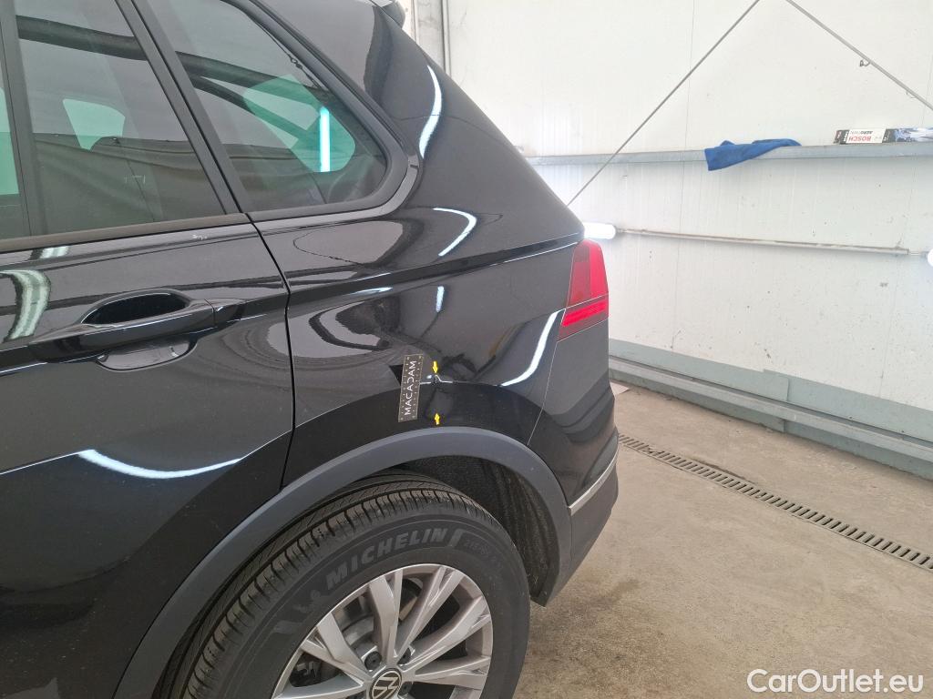  Volkswagen  Tiguan VOLKSWAGEN  / 2020 / 5P / SUV 2.0 TDI 150 DSG7 Life Business #1