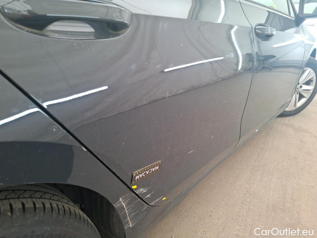  Volkswagen  Golf  VOLKSWAGEN / 2020 / 5P / Berline 1.5 eTSI OPF 150 DSG7 Life 1st #32