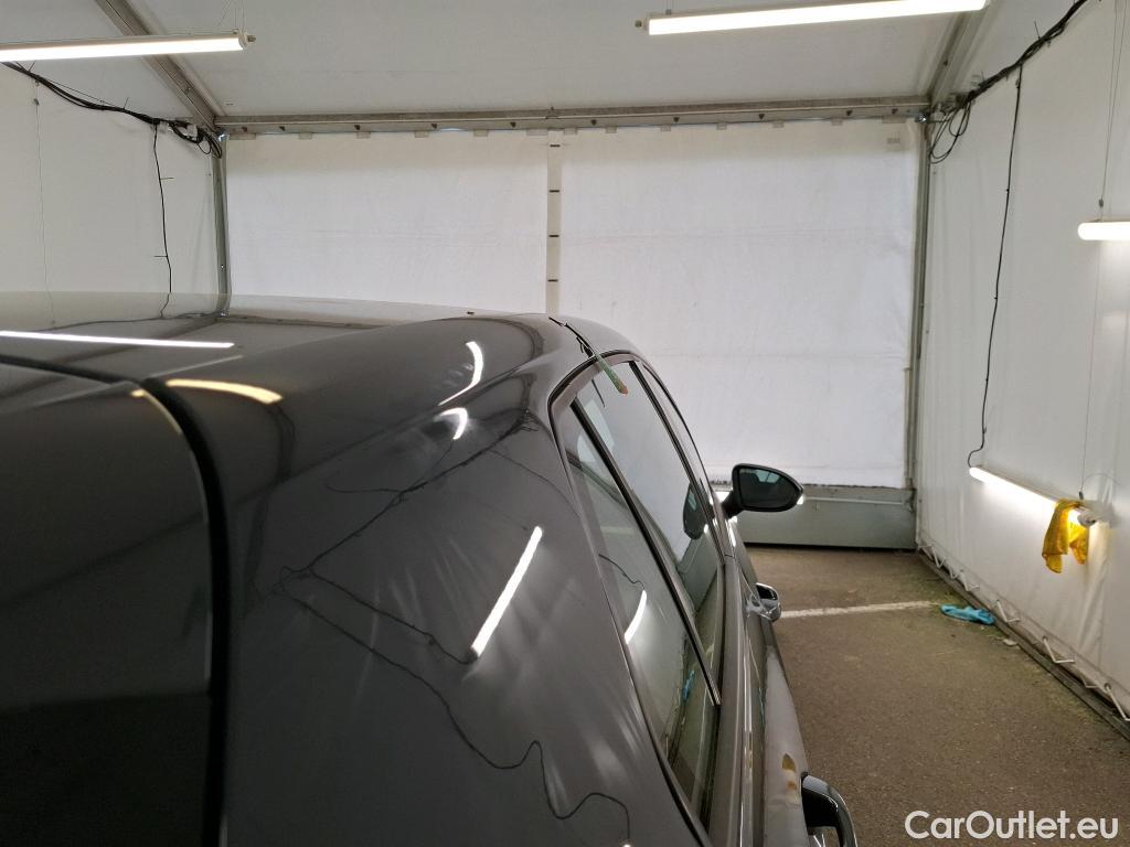  Volkswagen  Golf  VOLKSWAGEN / 2020 / 5P / Berline 2.0 TDI SCR 115 DSG7 Life Busi #73