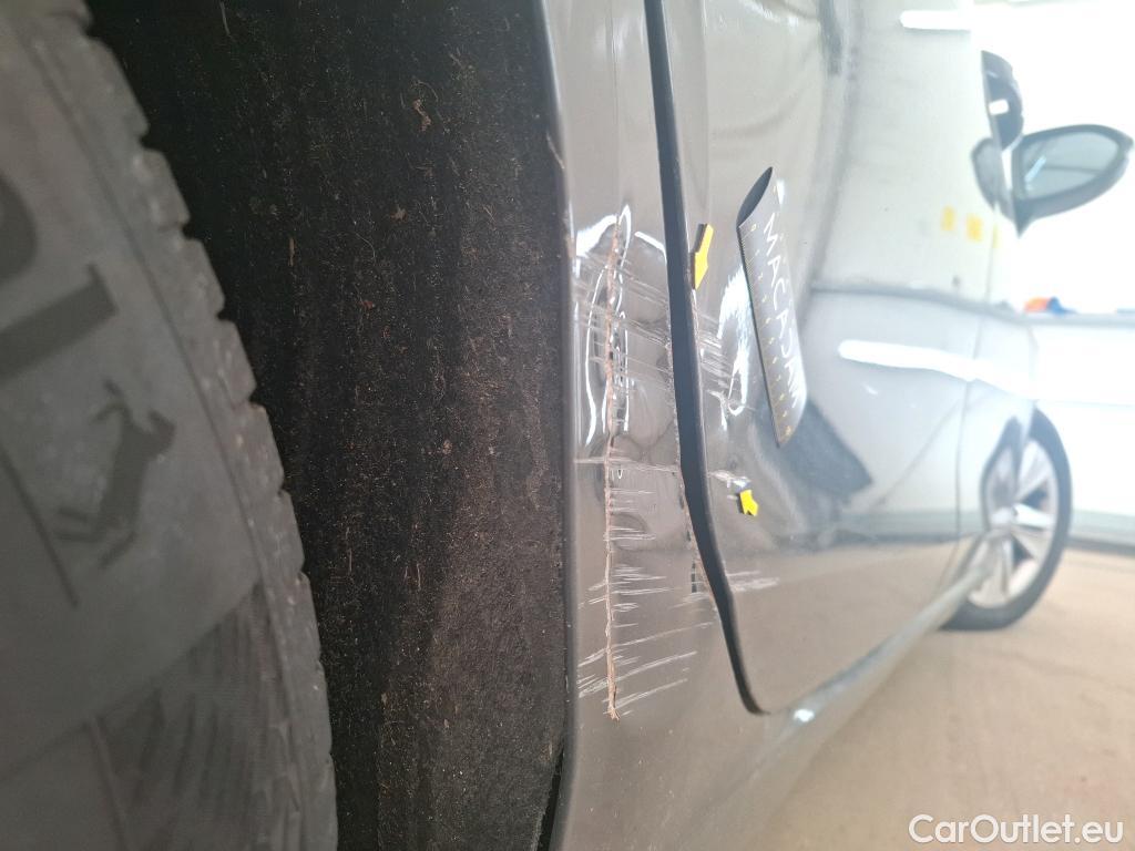  Volkswagen  Golf  VOLKSWAGEN / 2020 / 5P / Berline 1.5 eTSI OPF 150 DSG7 Life 1st #34