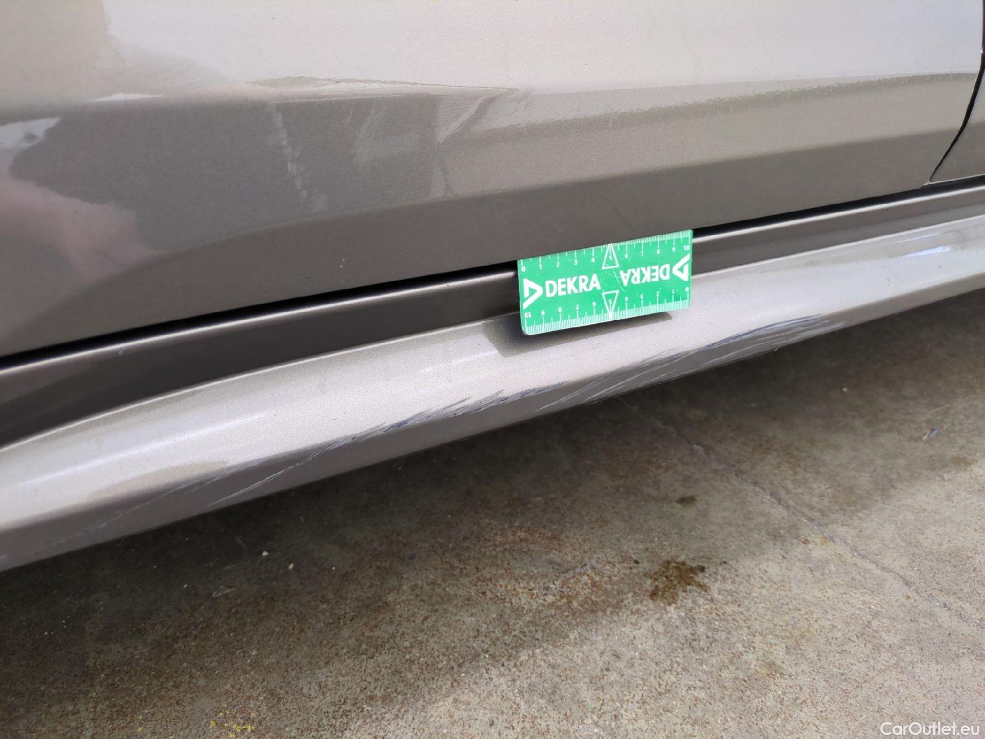  Toyota  Corolla TOYOTA  Touring Sports / 2018 / 5P / Break Hybride 122h Dynamic Business Stage Acad #27