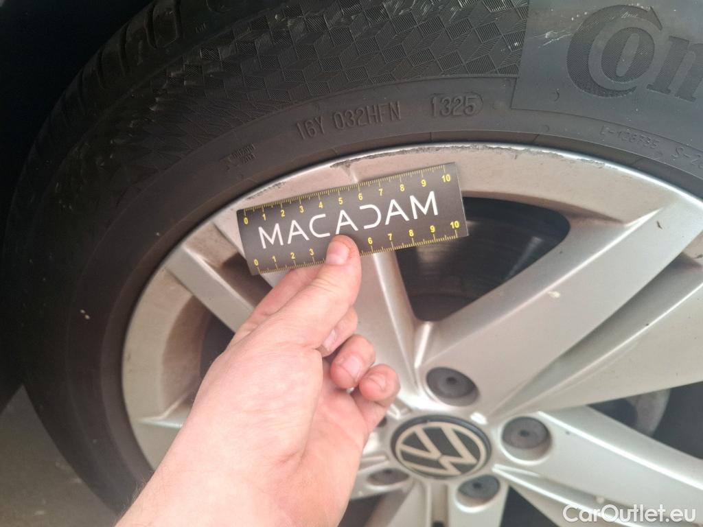  Volkswagen  Golf  VOLKSWAGEN / 2020 / 5P / Berline 1.5 eTSI OPF 150 DSG7 Life 1st #72