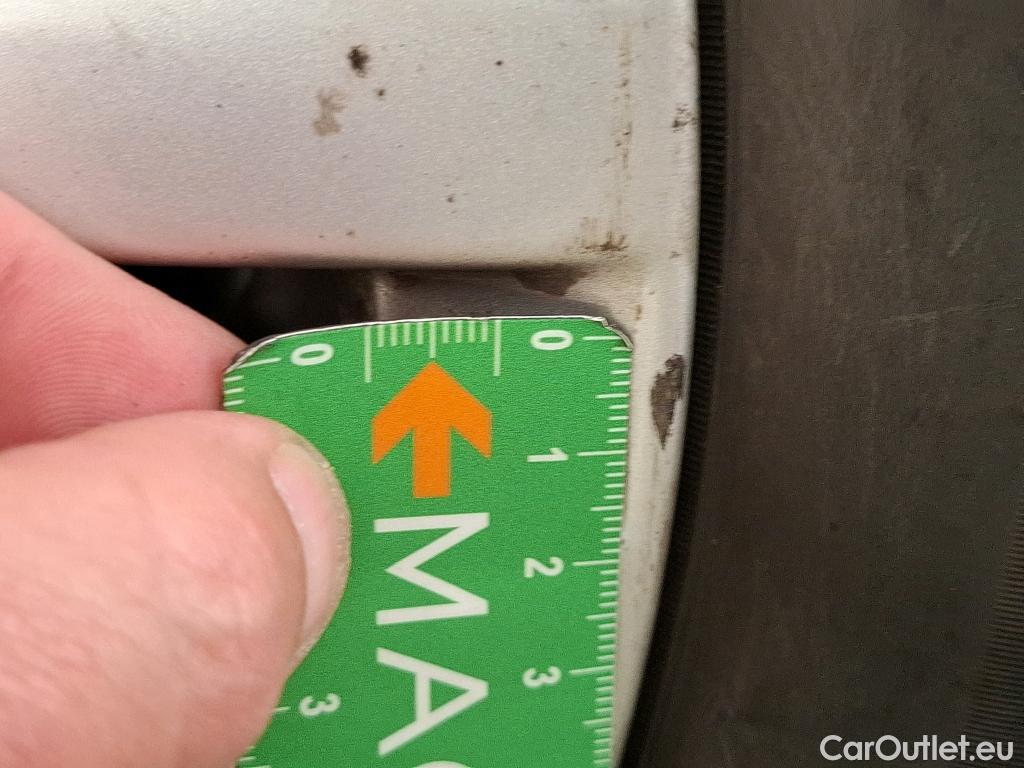  Volkswagen  Golf  VOLKSWAGEN / 2020 / 5P / Berline 2.0 TDI SCR 115 DSG7 Life Busi #21