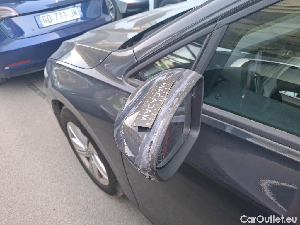  Volkswagen  Golf  VOLKSWAGEN / 2020 / 5P / Berline 1.5 eTSI OPF 150 DSG7 Life 1st #16