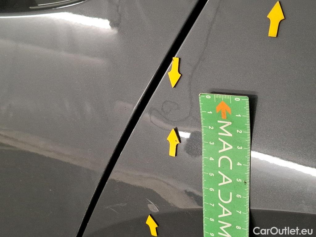  Volkswagen  Golf  VOLKSWAGEN / 2020 / 5P / Berline 2.0 TDI SCR 115 DSG7 Life Busi #70