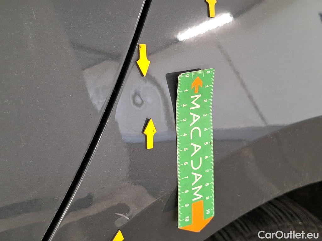  Volkswagen  Golf  VOLKSWAGEN / 2020 / 5P / Berline 2.0 TDI SCR 115 DSG7 Life Busi #68