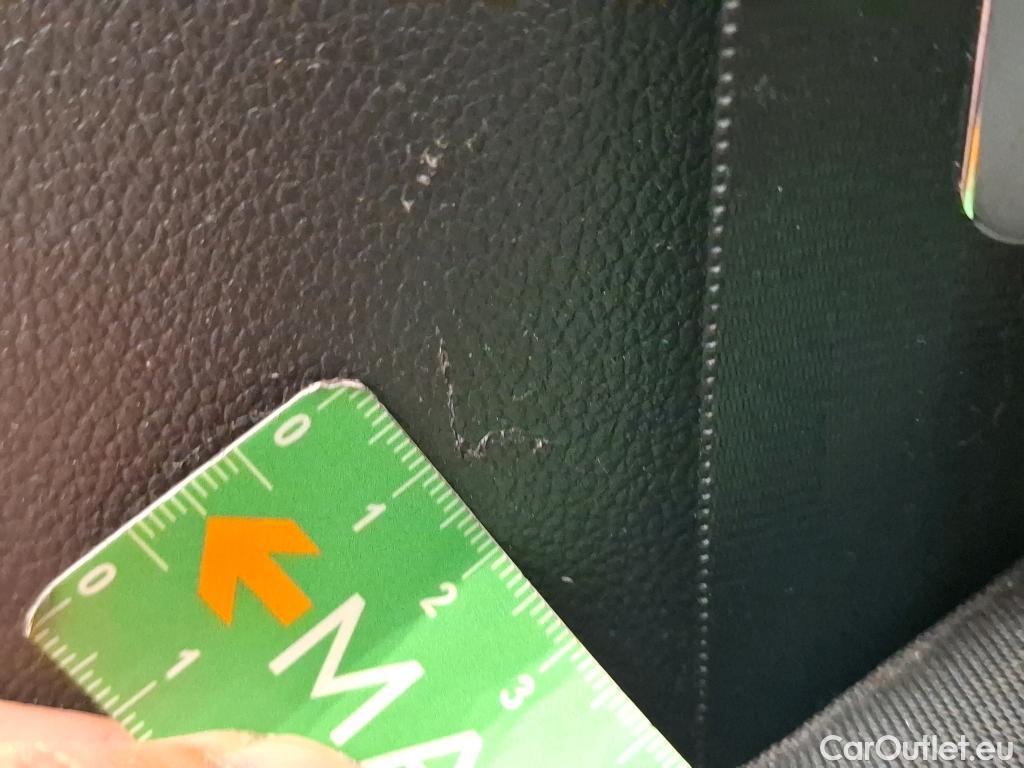  Volkswagen  Golf  VOLKSWAGEN / 2020 / 5P / Berline 2.0 TDI SCR 115 DSG7 Life Busi #44