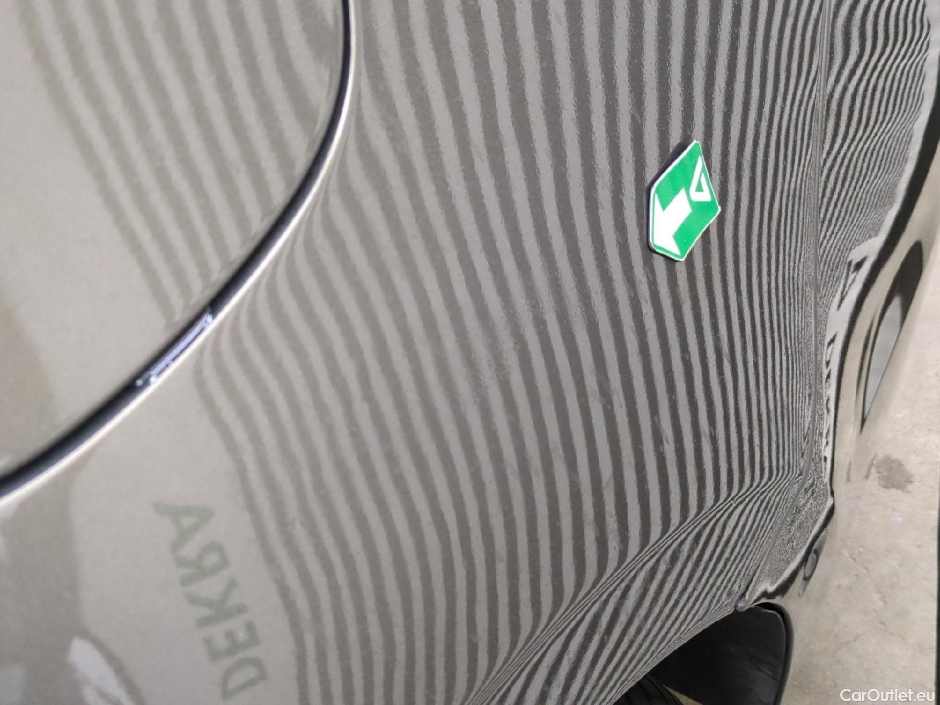  Toyota  Corolla TOYOTA  Touring Sports / 2018 / 5P / Break Hybride 122h Dynamic Business Stage Acad #36