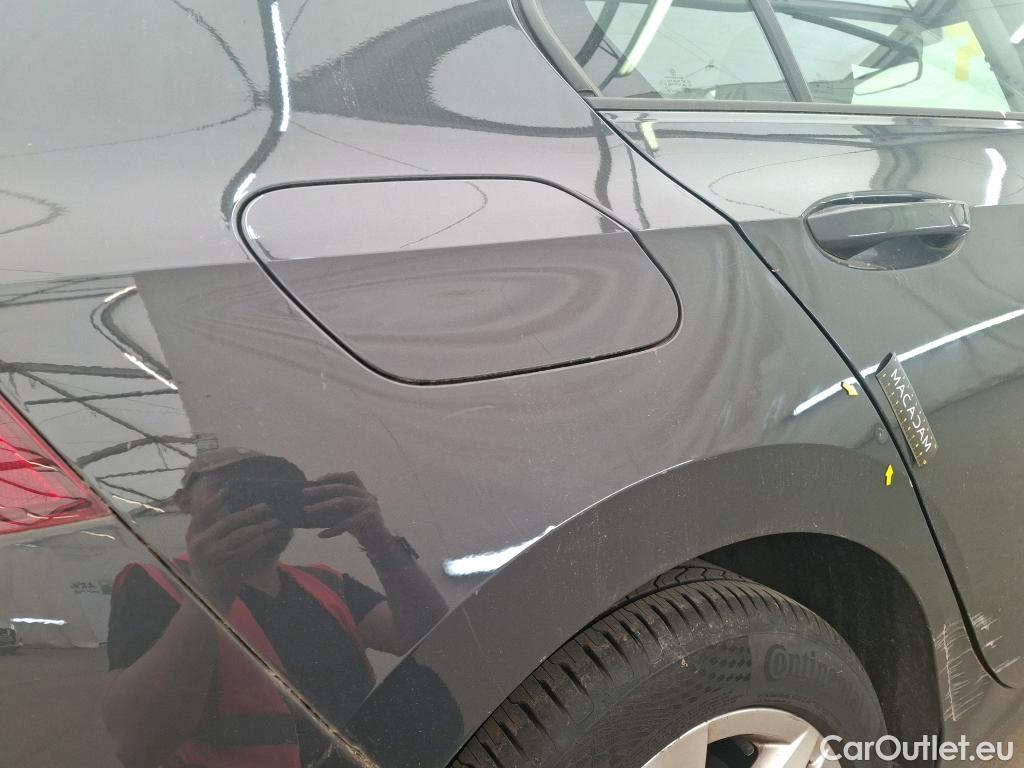  Volkswagen  Golf  VOLKSWAGEN / 2020 / 5P / Berline 1.5 eTSI OPF 150 DSG7 Life 1st #21