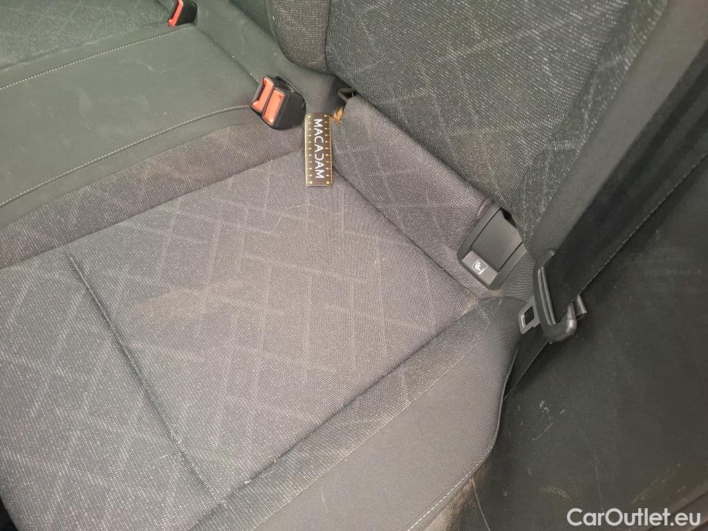  Volkswagen  Golf  VOLKSWAGEN / 2020 / 5P / Berline 1.5 eTSI OPF 150 DSG7 Life 1st #94