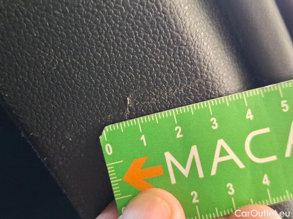  Volkswagen  Golf  VOLKSWAGEN / 2020 / 5P / Berline 2.0 TDI SCR 115 DSG7 Life Busi #89