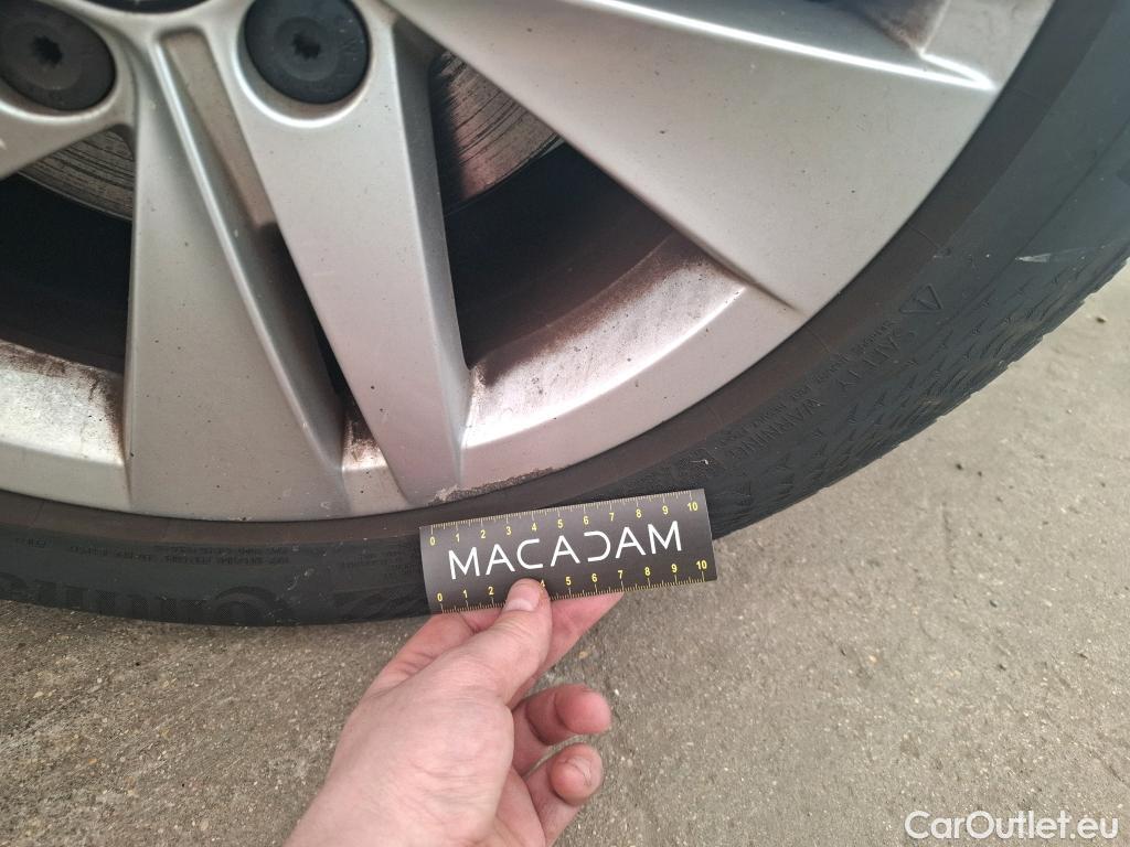  Volkswagen  Golf  VOLKSWAGEN / 2020 / 5P / Berline 1.5 eTSI OPF 150 DSG7 Life 1st #74