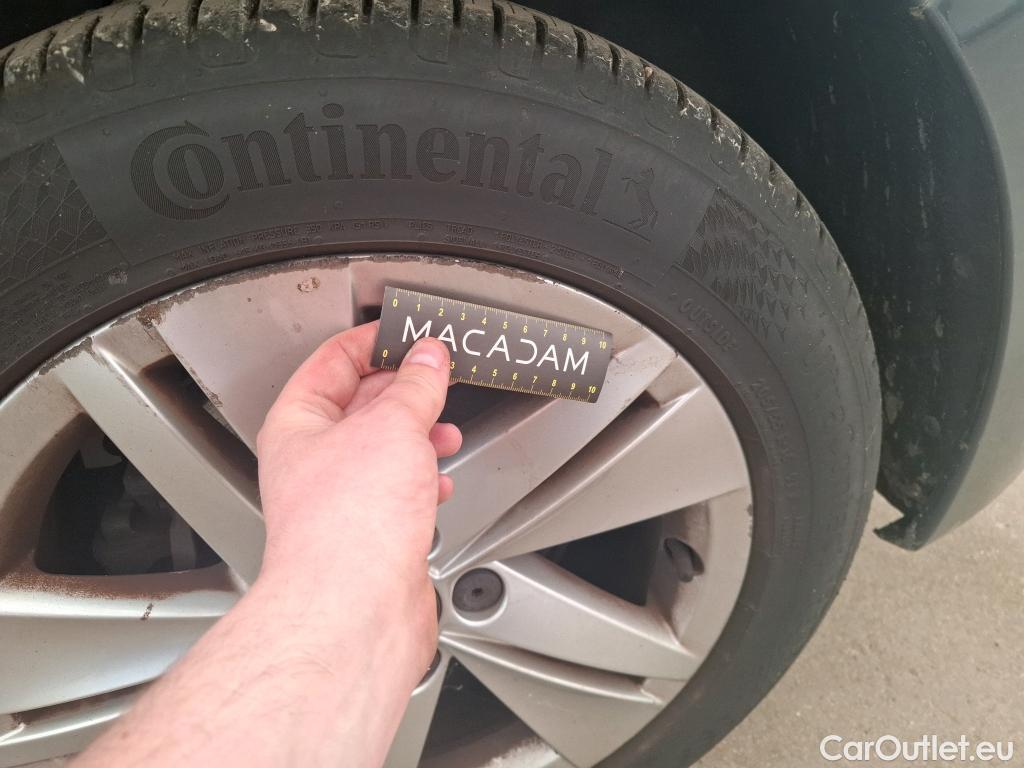  Volkswagen  Golf  VOLKSWAGEN / 2020 / 5P / Berline 1.5 eTSI OPF 150 DSG7 Life 1st #68