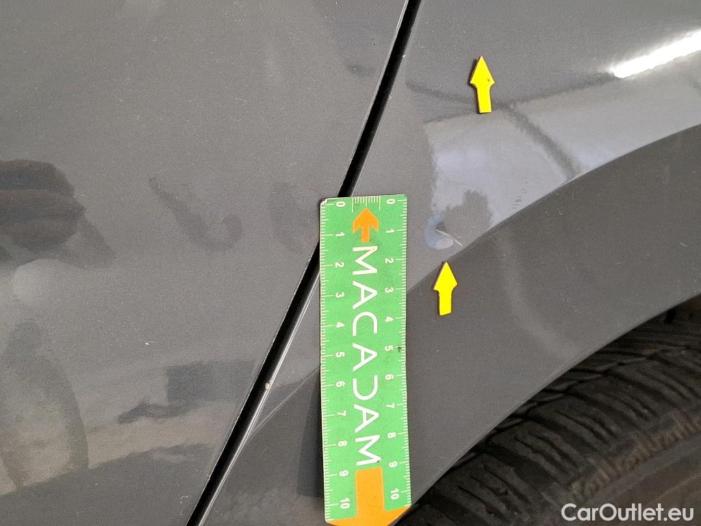  Volkswagen  Golf  VOLKSWAGEN / 2020 / 5P / Berline 2.0 TDI SCR 115 DSG7 Life Busi #72