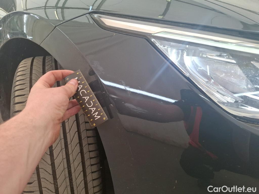  Volkswagen  Golf  VOLKSWAGEN / 2020 / 5P / Berline 1.5 eTSI OPF 150 DSG7 Life 1st #40