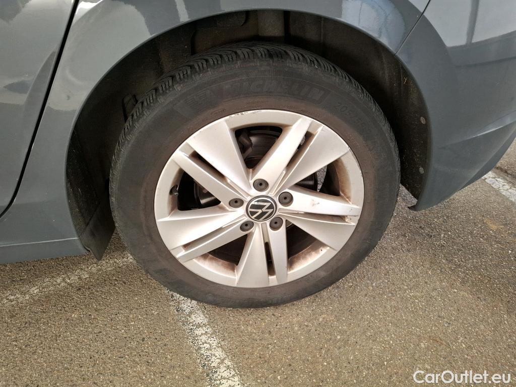  Volkswagen  Golf  VOLKSWAGEN / 2020 / 5P / Berline 2.0 TDI SCR 115 DSG7 Life Busi #17