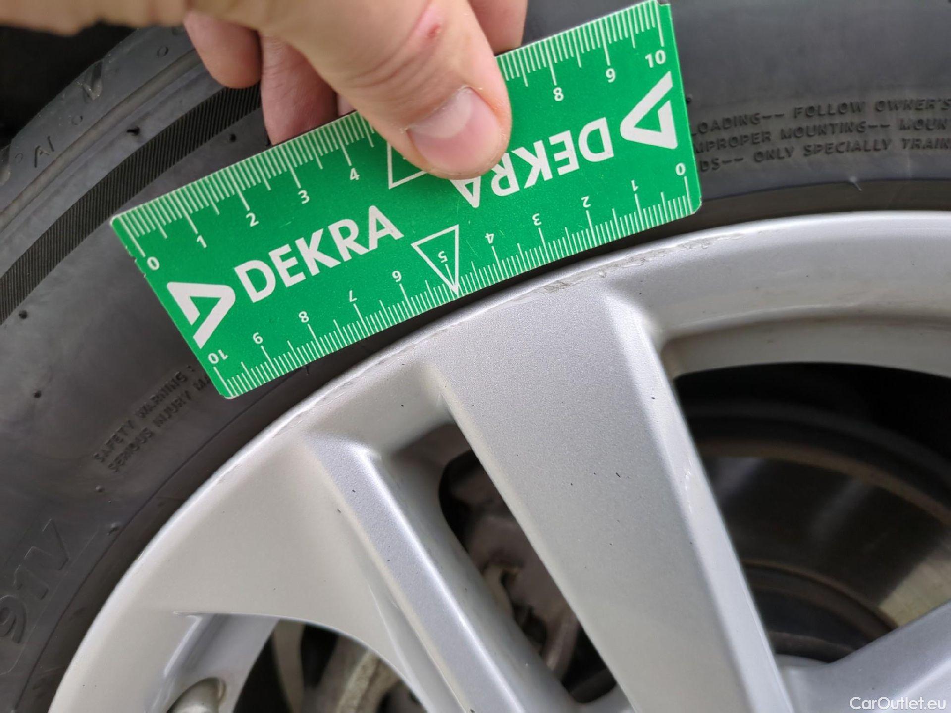  Toyota  Corolla TOYOTA  Touring Sports / 2018 / 5P / Break Hybride 122h Dynamic Business Stage Acad #20