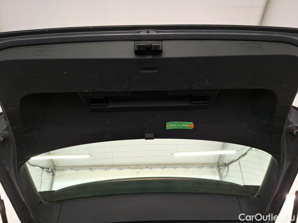  Volkswagen  Golf  VOLKSWAGEN / 2020 / 5P / Berline 2.0 TDI SCR 115 DSG7 Life Busi #28