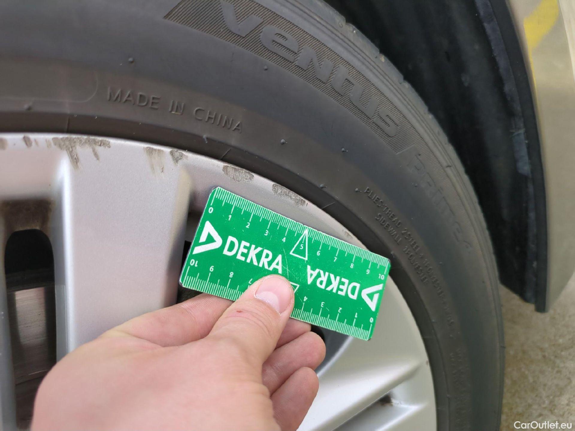  Toyota  Corolla TOYOTA  Touring Sports / 2018 / 5P / Break Hybride 122h Dynamic Business Stage Acad #2