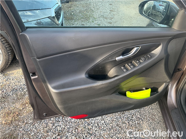  Hyundai  i30  kom.1.5T-GDI Style 5d #8