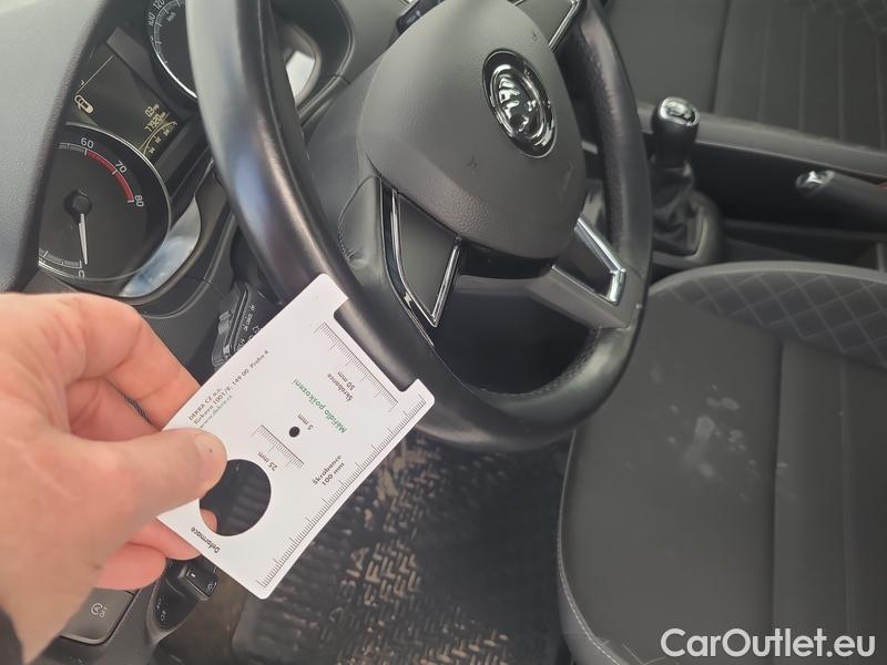  Skoda  Fabia  3 (2015)  Com 1.0TSI 81 Ambition #10