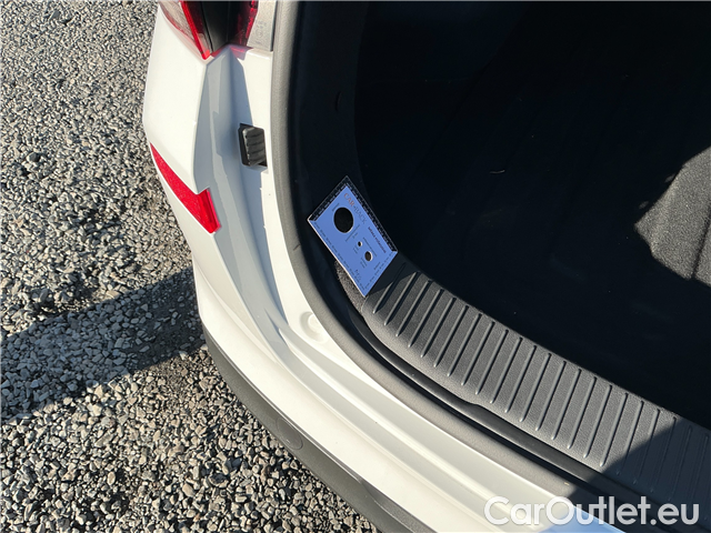  Hyundai  i30  1.5i Smart kombi 5d #9