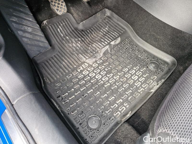  Skoda  Superb  (3V3)(2015) Supe.FL2.0TDI 110 Style #17