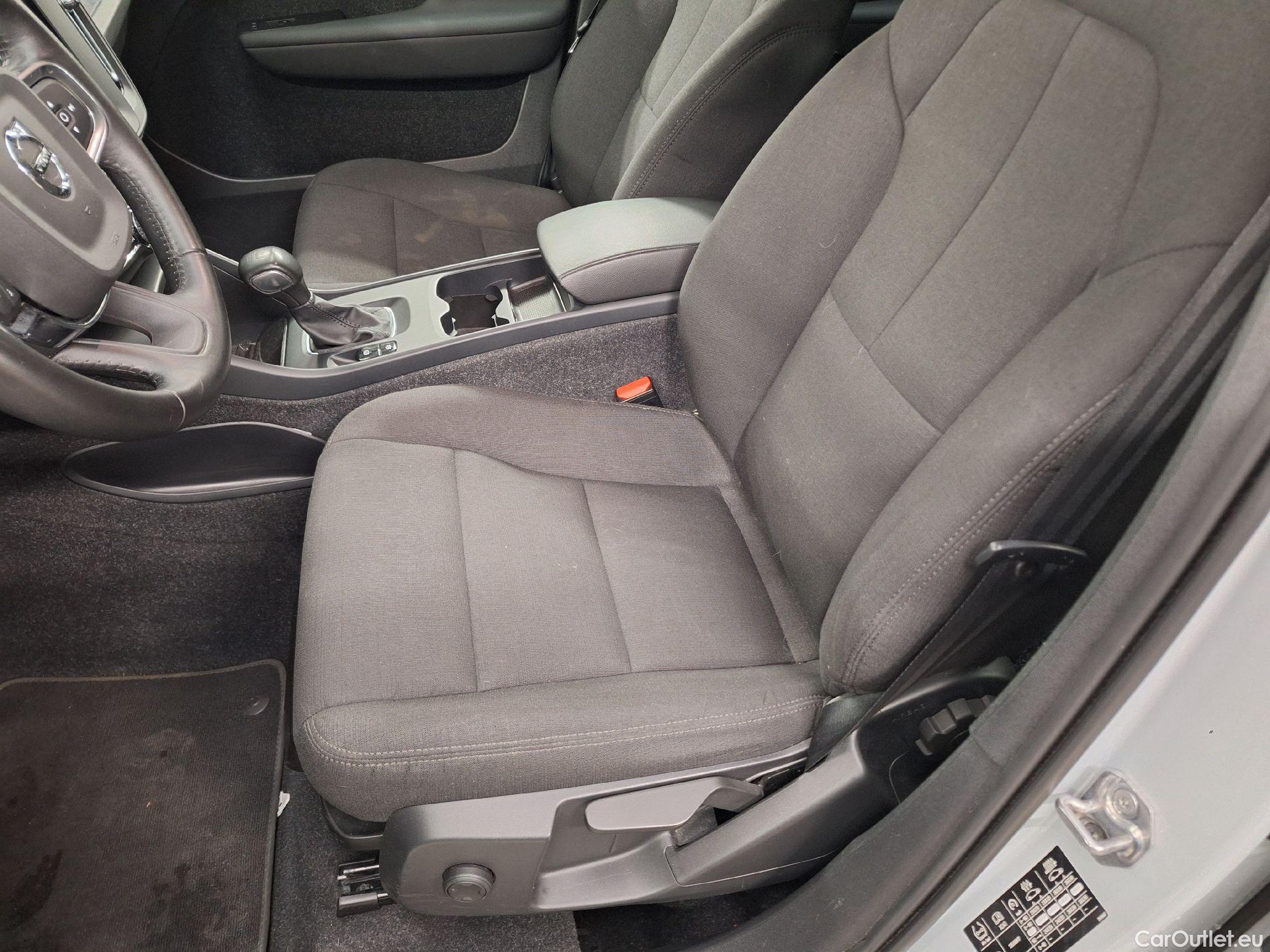  Volvo  XC 40 Volvo, XC40 '17, Volvo XC40 T2 Momentum Core 5d #7