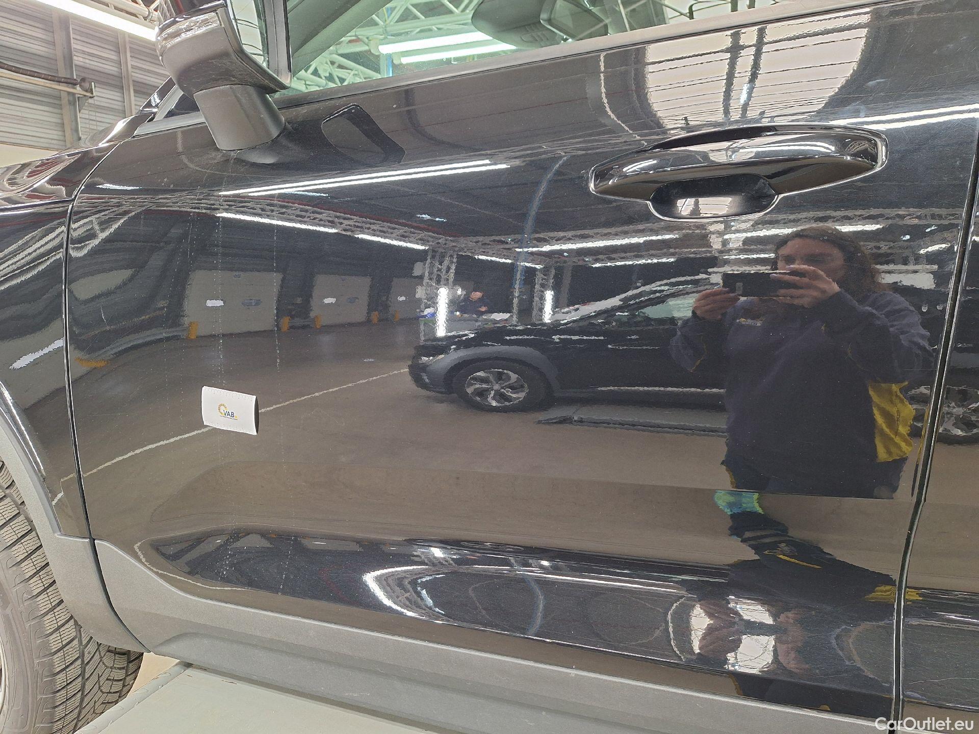  Volvo  XC 40 Volvo, XC40 '17, Volvo XC40 T2 Momentum Core 5d #13