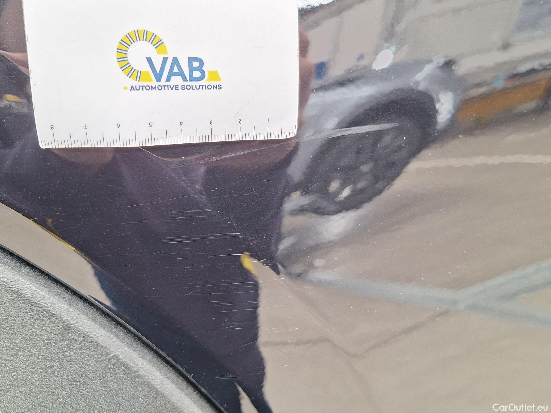  Volvo  XC 40 Volvo, XC40 '17, Volvo XC40 T2 Momentum Core 5d #43