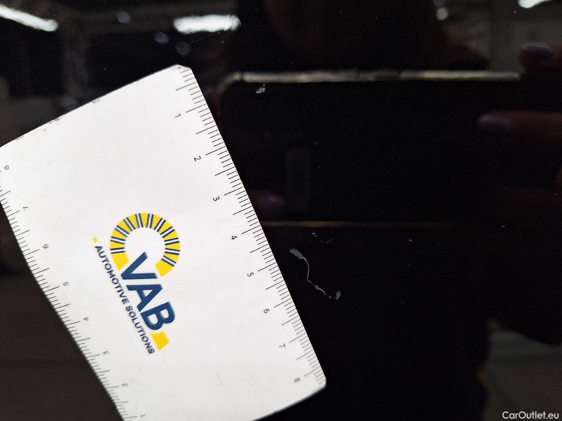  Volvo  XC 40 Volvo, XC40 '17, Volvo XC40 T2 Momentum Core 5d #46