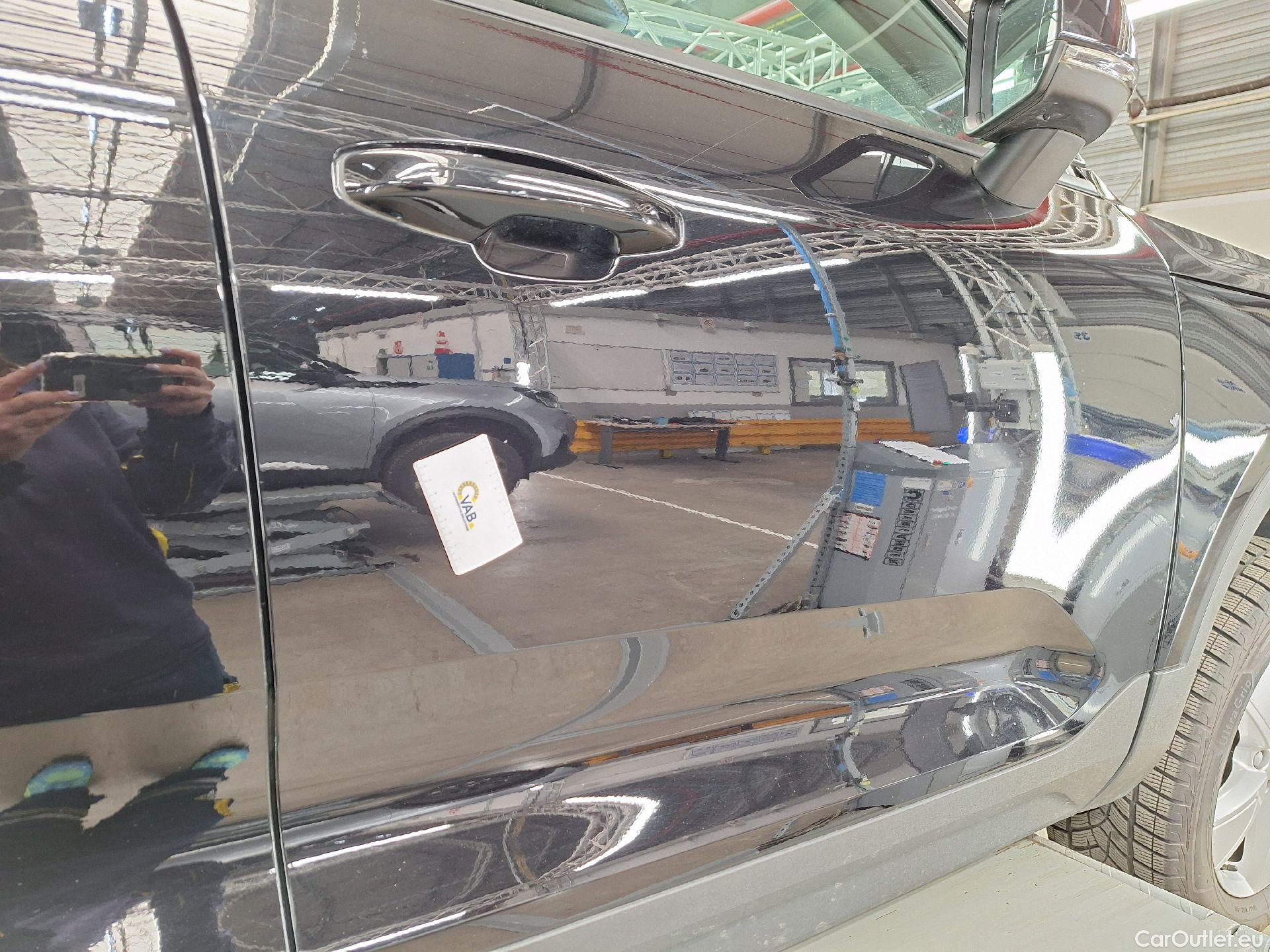  Volvo  XC 40 Volvo, XC40 '17, Volvo XC40 T2 Momentum Core 5d #45