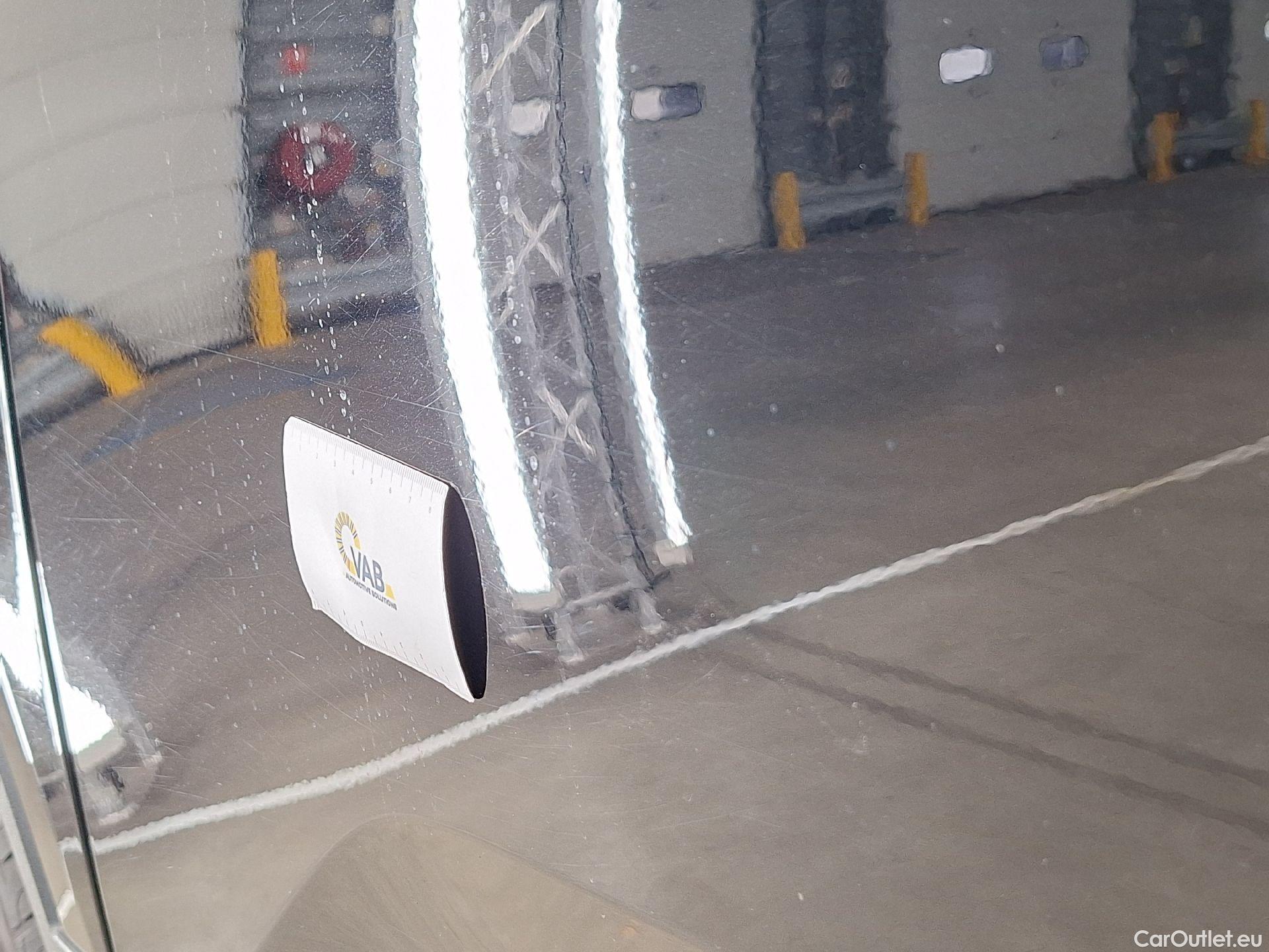  Volvo  XC 40 Volvo, XC40 '17, Volvo XC40 T2 Momentum Core 5d #14