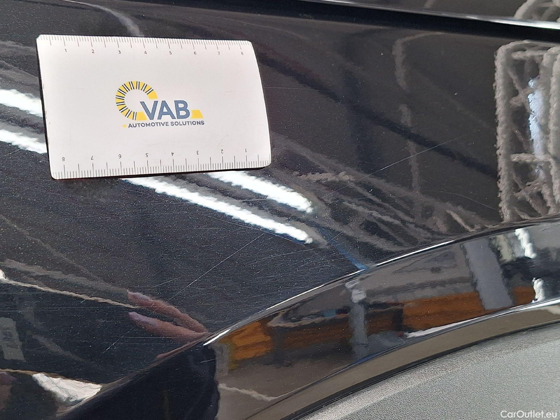  Volvo  XC 40 Volvo, XC40 '17, Volvo XC40 T2 Momentum Core 5d #50