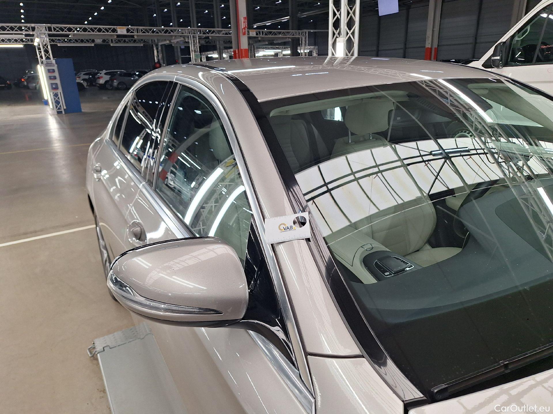  Mercedes  E-Klasse Mercedes, E-Class FL'20 PHEV, Mercedes-Benz  Berline E 300 de 4MATIC Bus #16