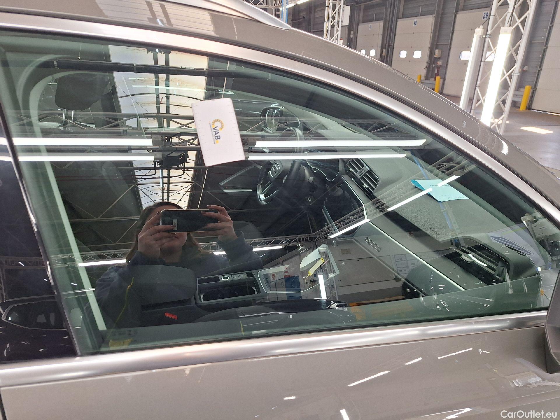  Audi  Q3 Audi,  '18, Audi  35 TDI S Tronic Business Edition 5d #51