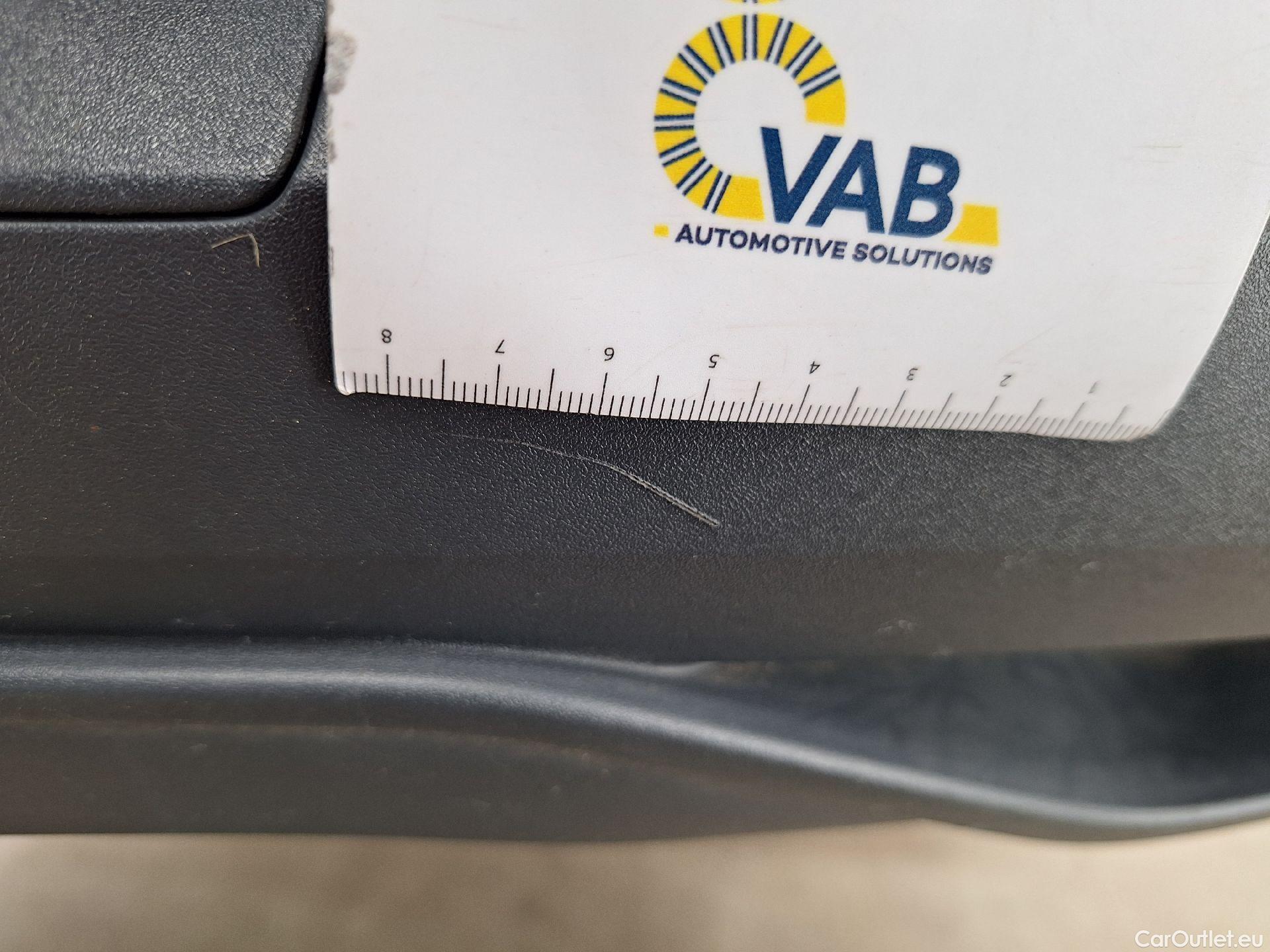  Audi  Q3 Audi,  '18, Audi  35 TDI S Tronic Business Edition 5d #19