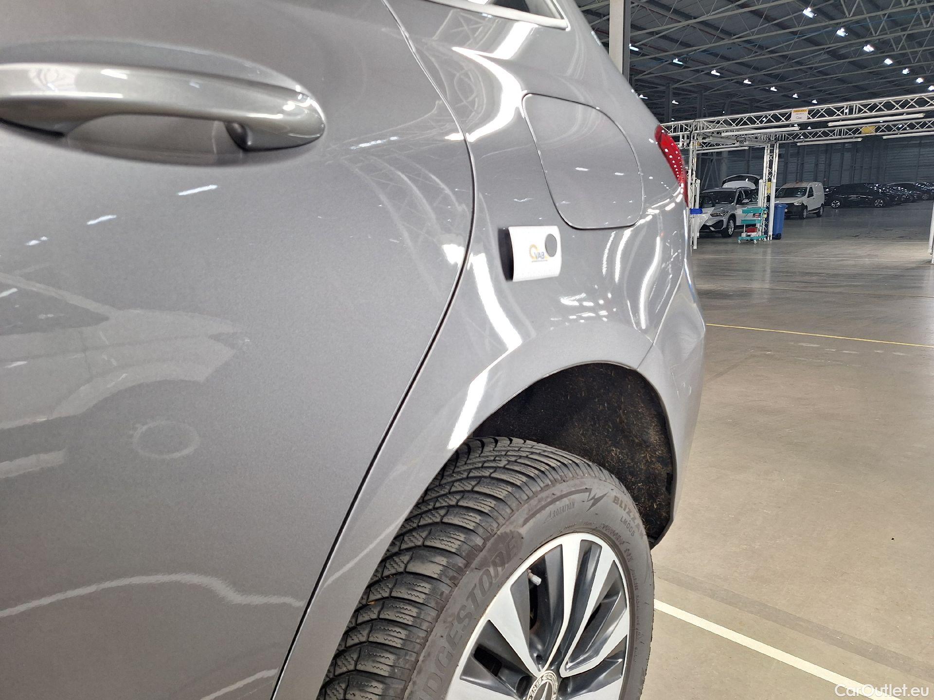  Mercedes  B-Klasse Mercedes, B-Class '18, Mercedes-Benz  B 180 Business Solution 5d #50