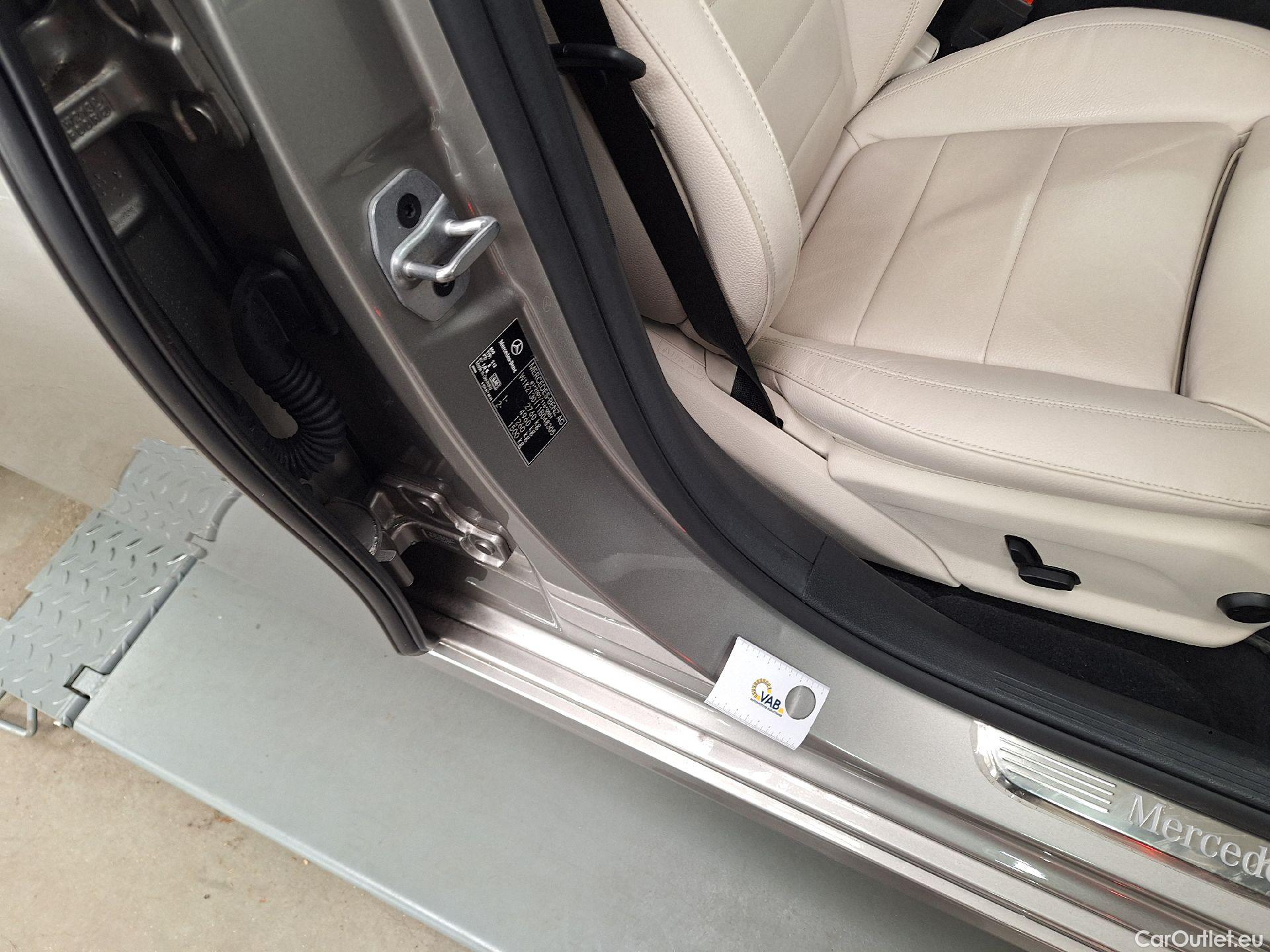  Mercedes  E-Klasse Mercedes, E-Class FL'20 PHEV, Mercedes-Benz  Berline E 300 de 4MATIC Bus #21