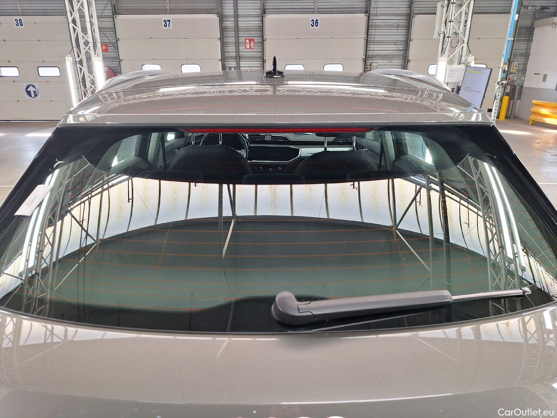  Audi  Q3 Audi,  '18, Audi  35 TDI S Tronic Business Edition 5d #47