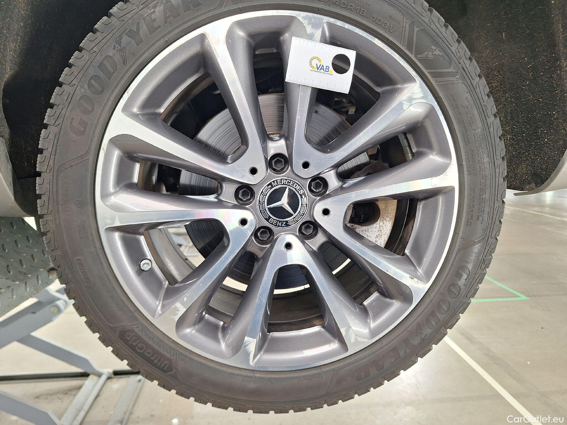  Mercedes  E-Klasse Mercedes, E-Class FL'20 PHEV, Mercedes-Benz  Berline E 300 de 4MATIC Bus #44