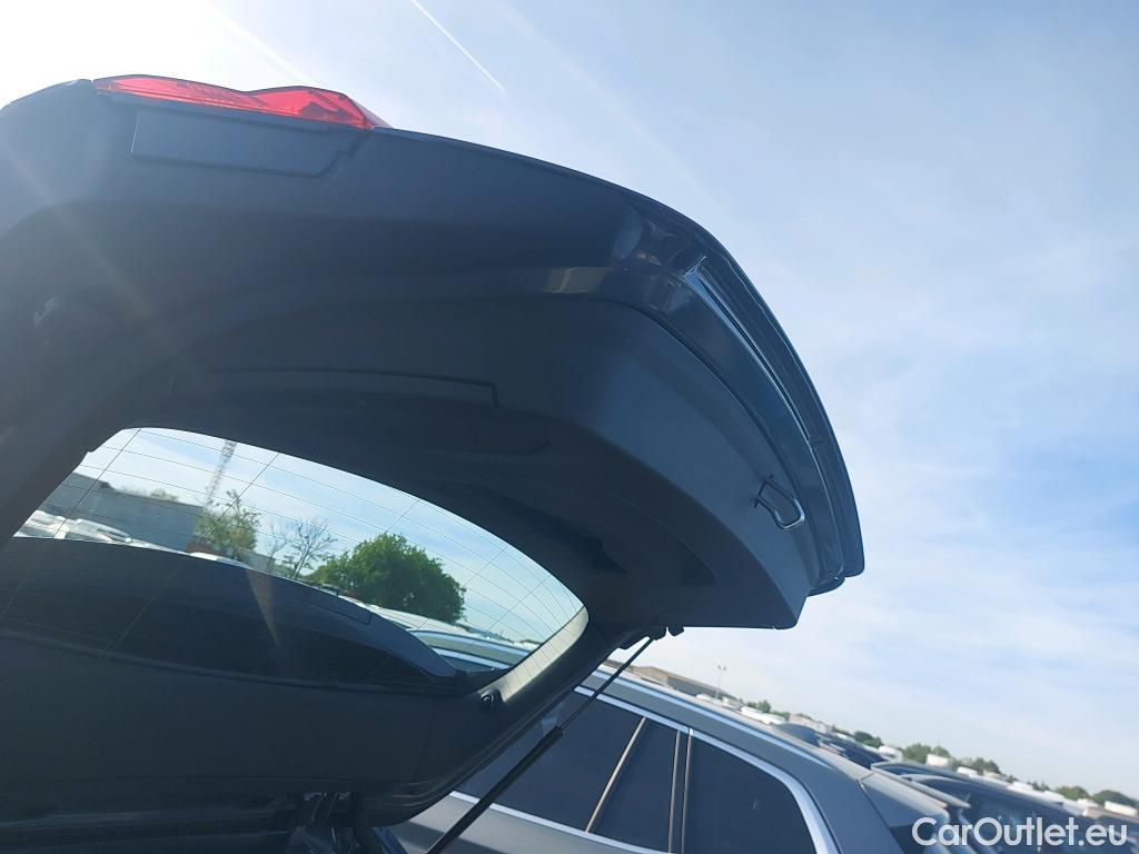  Bmw  Serie 1 BMW  / 2019 / 5P / berlina con portón 118d #13