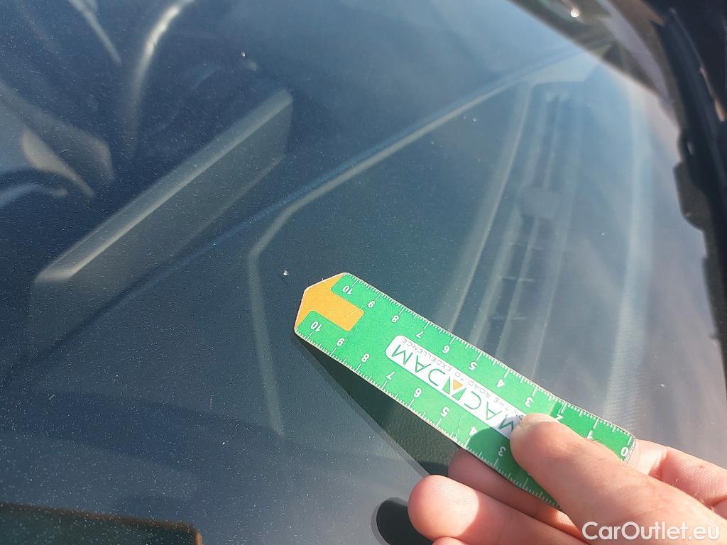  Bmw  Serie 1 BMW  / 2019 / 5P / berlina con portón 118d #12