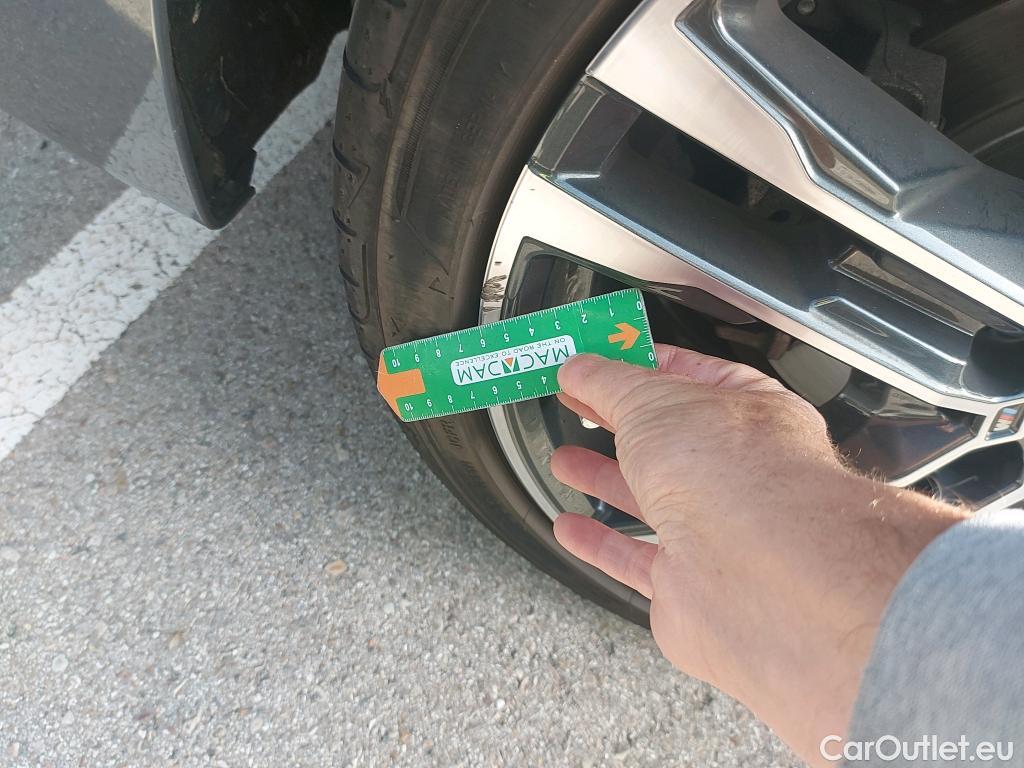  Bmw  Serie 1 BMW  / 2019 / 5P / berlina con portón 118d #8