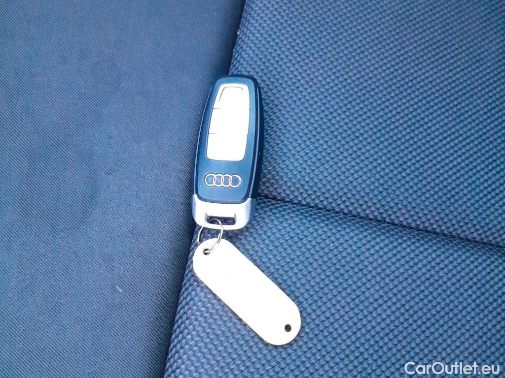  Audi  A3 AUDI  / 2020 / 5P / berlina con portón Sportback 30 TFSI 81kW (110CV) S tronic #2