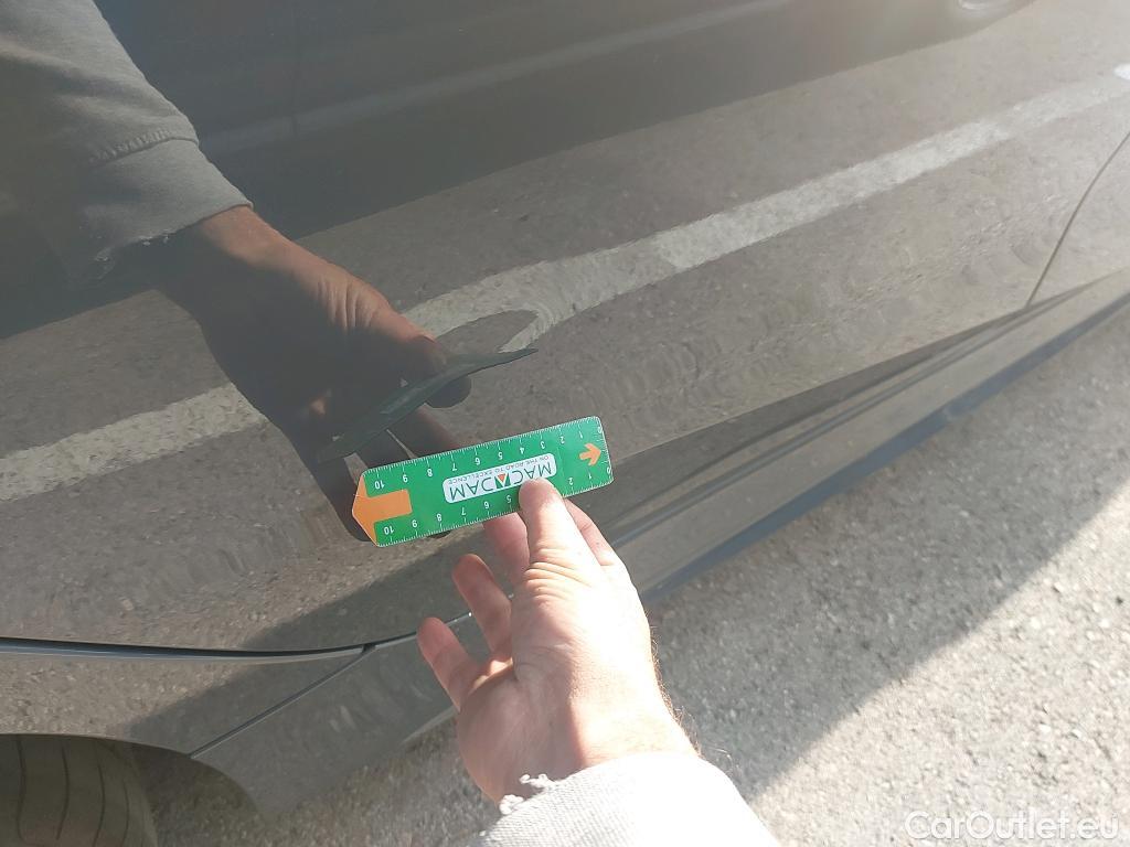  Bmw  Serie 1 BMW  / 2019 / 5P / berlina con portón 118d #10