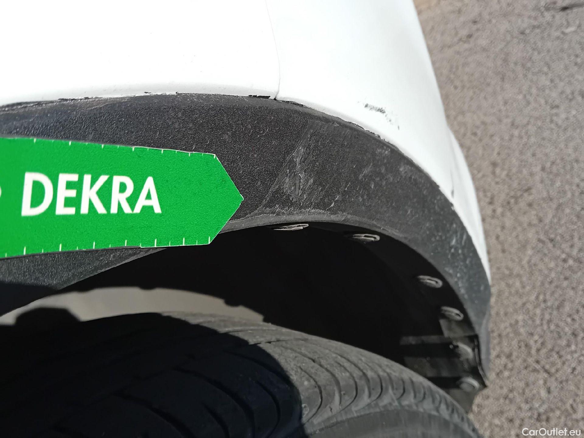  Ford  Kuga FORD  / 2016 / 5P / todoterreno 1.5 EcoBoost 88kW 4x2 Trend+ (CX) #36