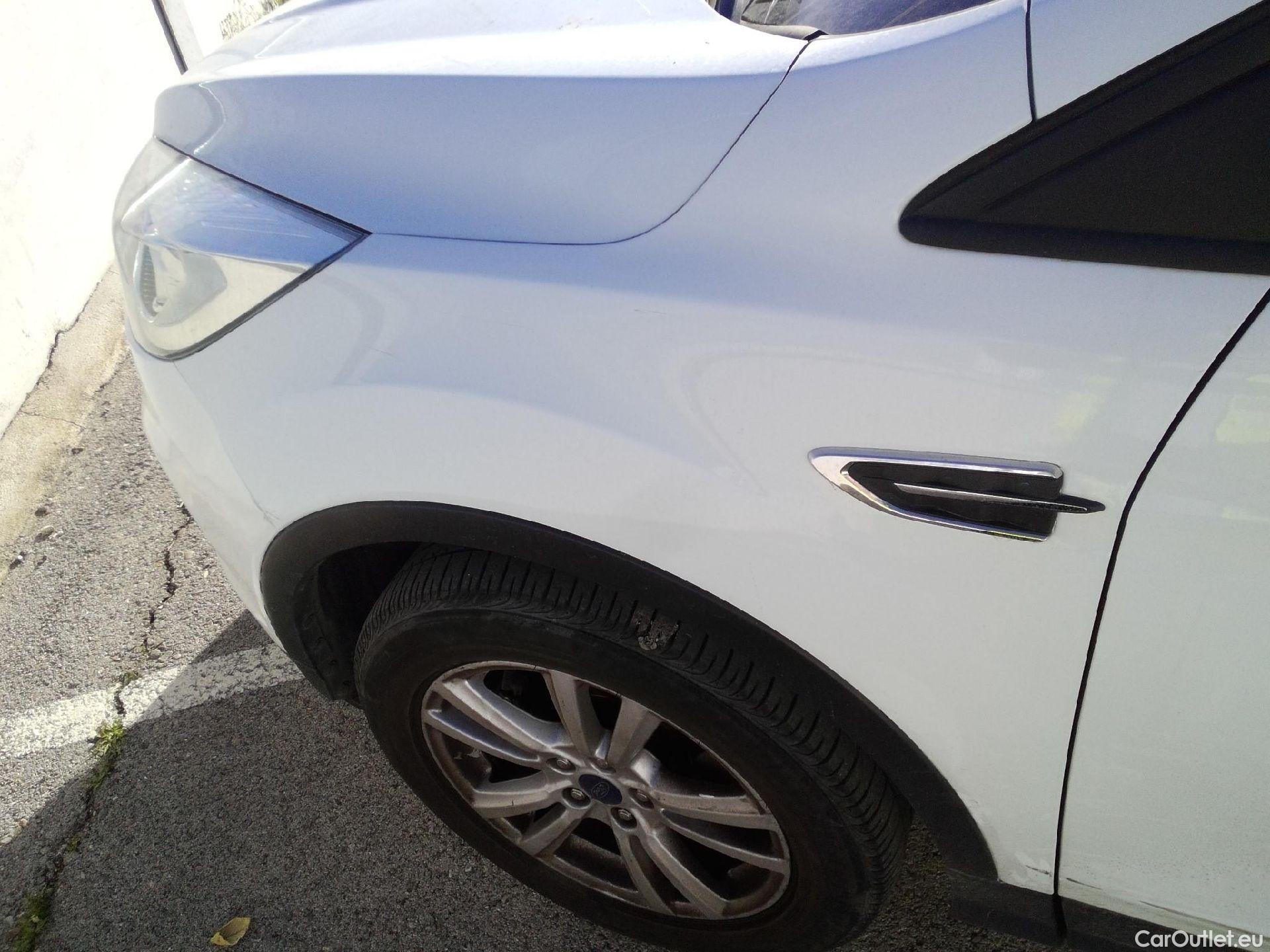  Ford  Kuga FORD  / 2016 / 5P / todoterreno 1.5 EcoBoost 88kW 4x2 Trend+ (CX) #7