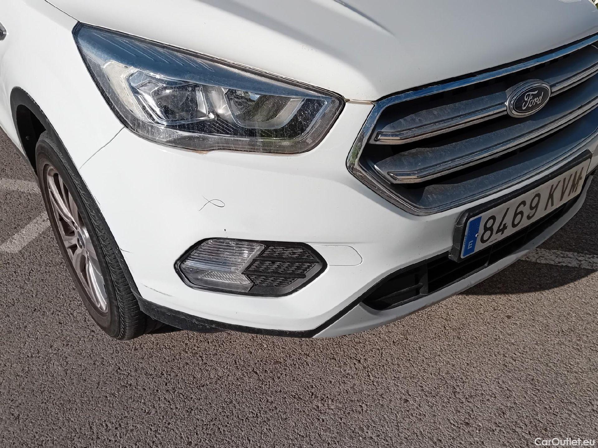  Ford  Kuga FORD  / 2016 / 5P / todoterreno 1.5 EcoBoost 88kW 4x2 Trend+ (CX) #1