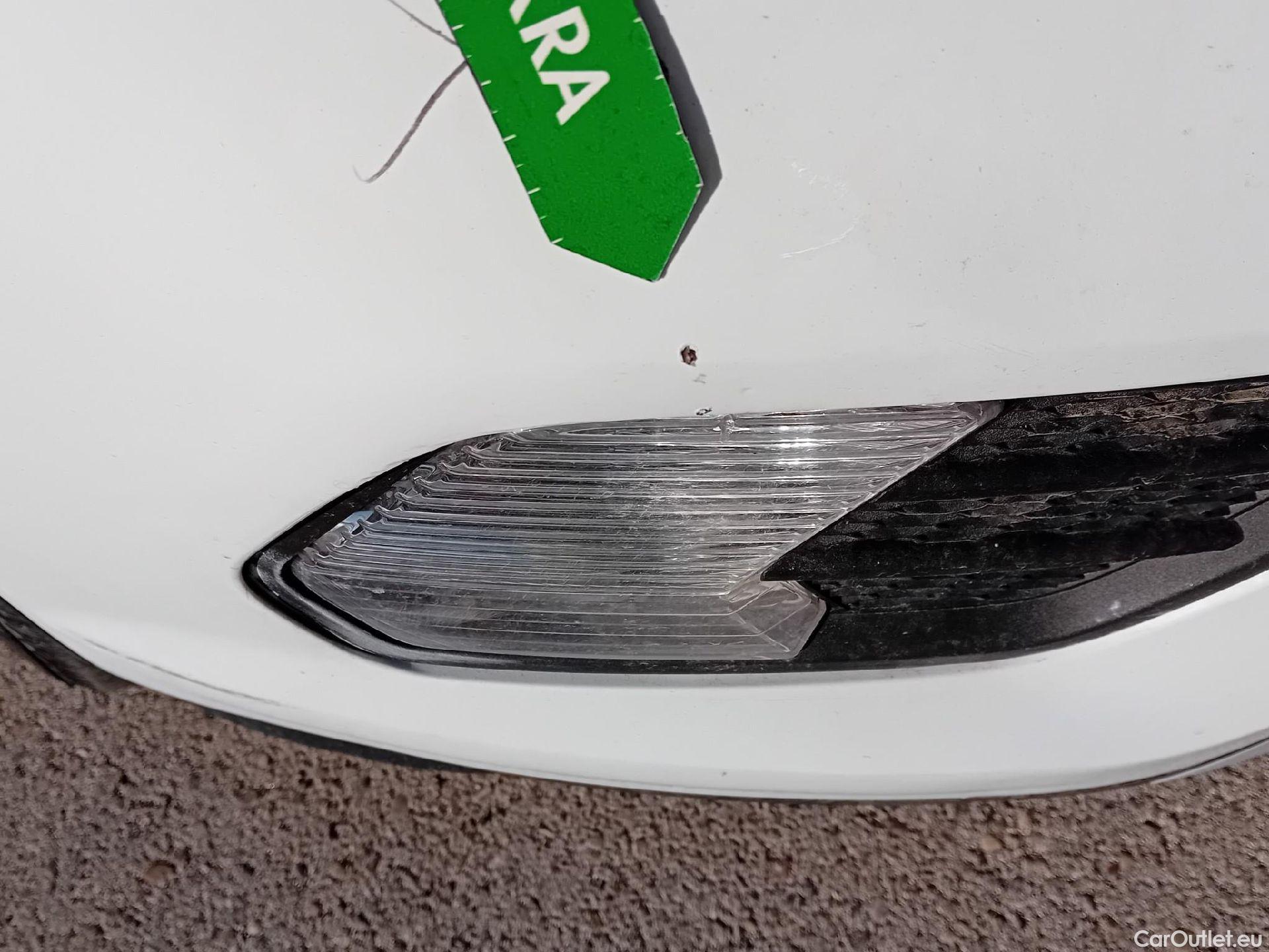  Ford  Kuga FORD  / 2016 / 5P / todoterreno 1.5 EcoBoost 88kW 4x2 Trend+ (CX) #2